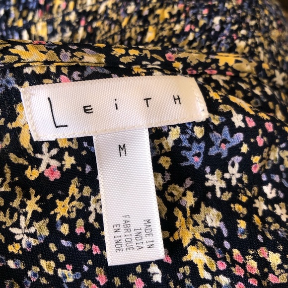 Leith Nordstrom floral peplum hem top Size Medium - Picture 4 of 9